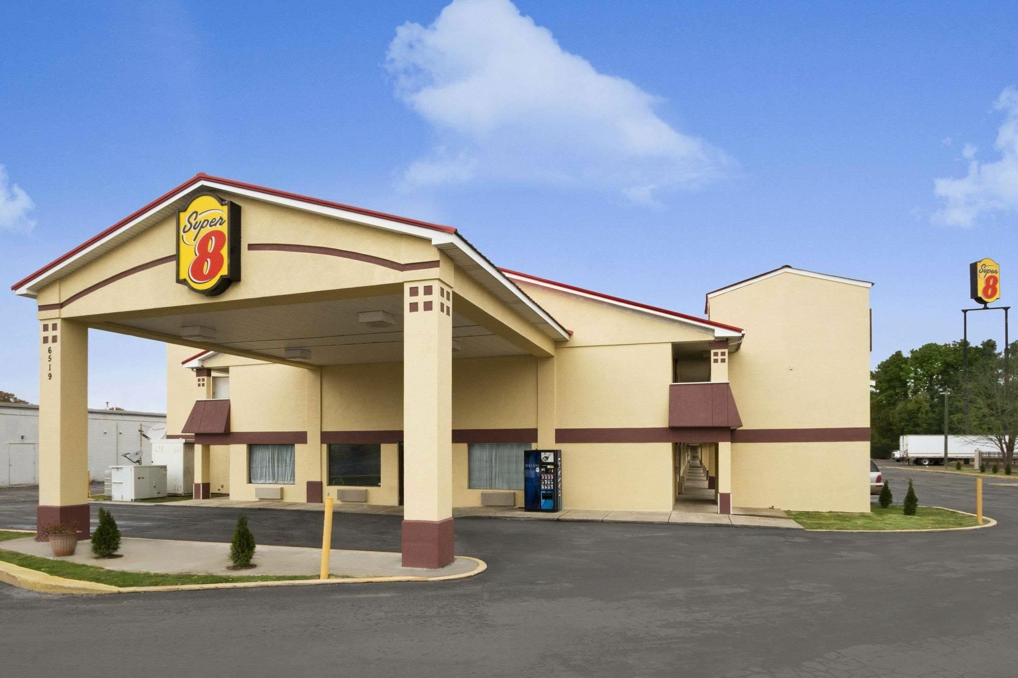 Super 8 By Wyndham Chattanooga/East Ridge Exterior photo